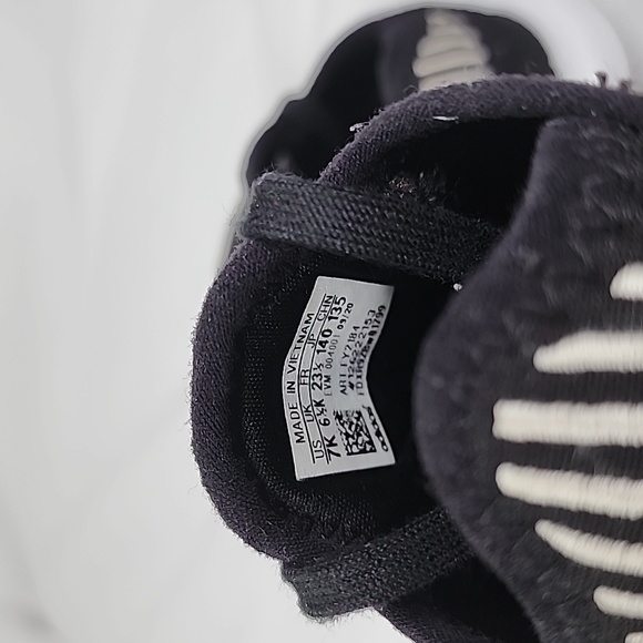 ADIDAS ORIGINALS SWIFT RUNNER ESSENTIALS SNEAKERS SIZE 7K - Picture 5 of 9